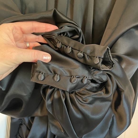 House of CB 'Khristen' Black Satin Blouson Dress size small - Picture 5 of 9